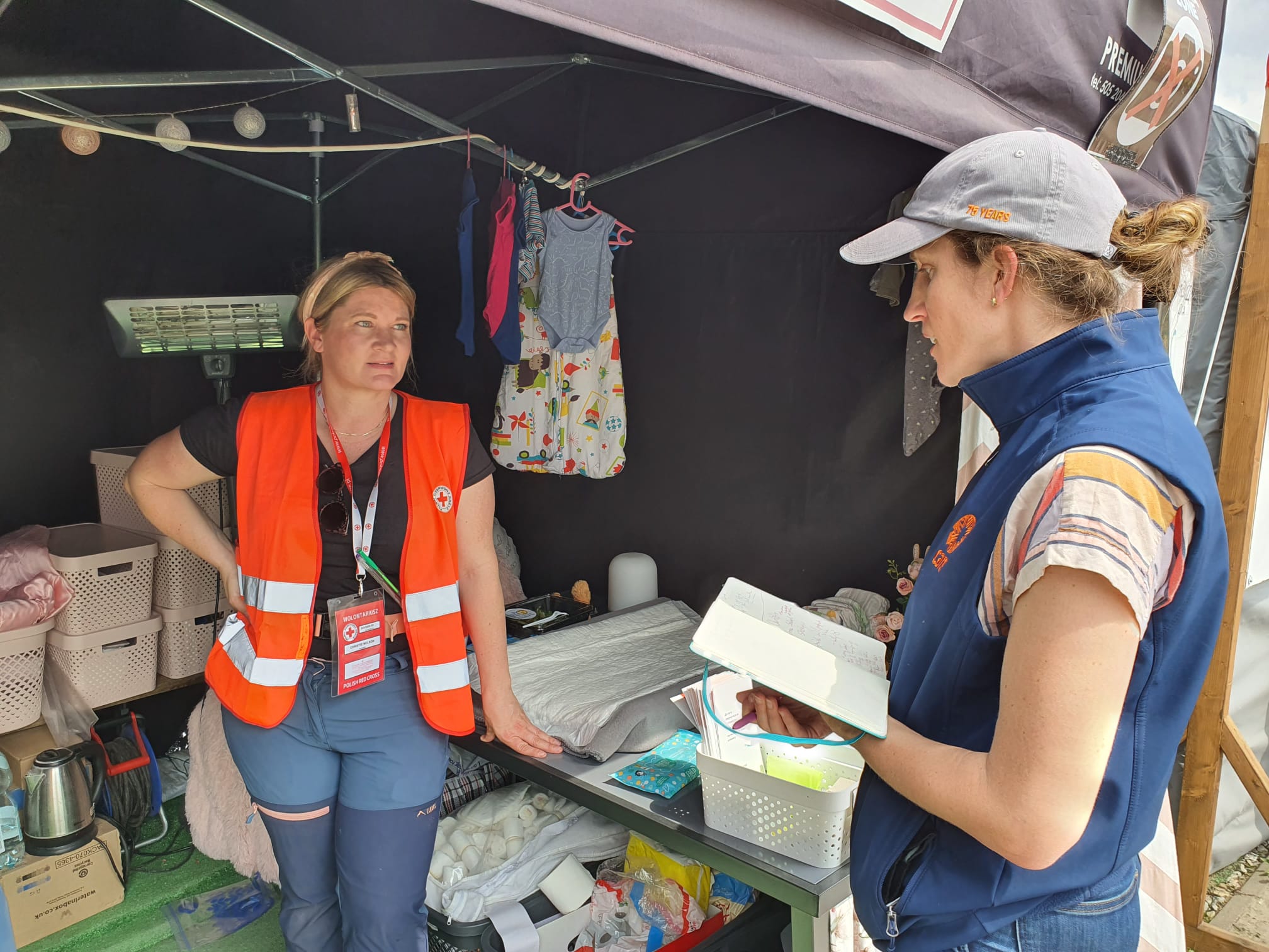 Women working in Poland to help Ukrainian refugees with their needs